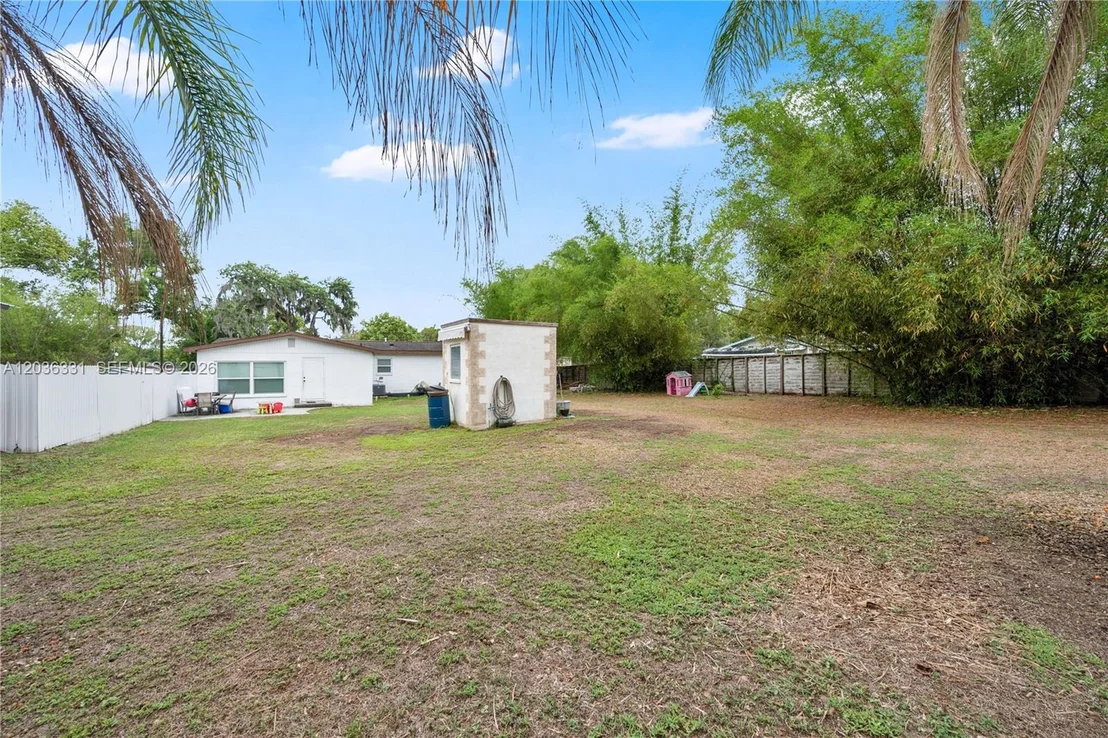 Photo of 2010 Lee Drive