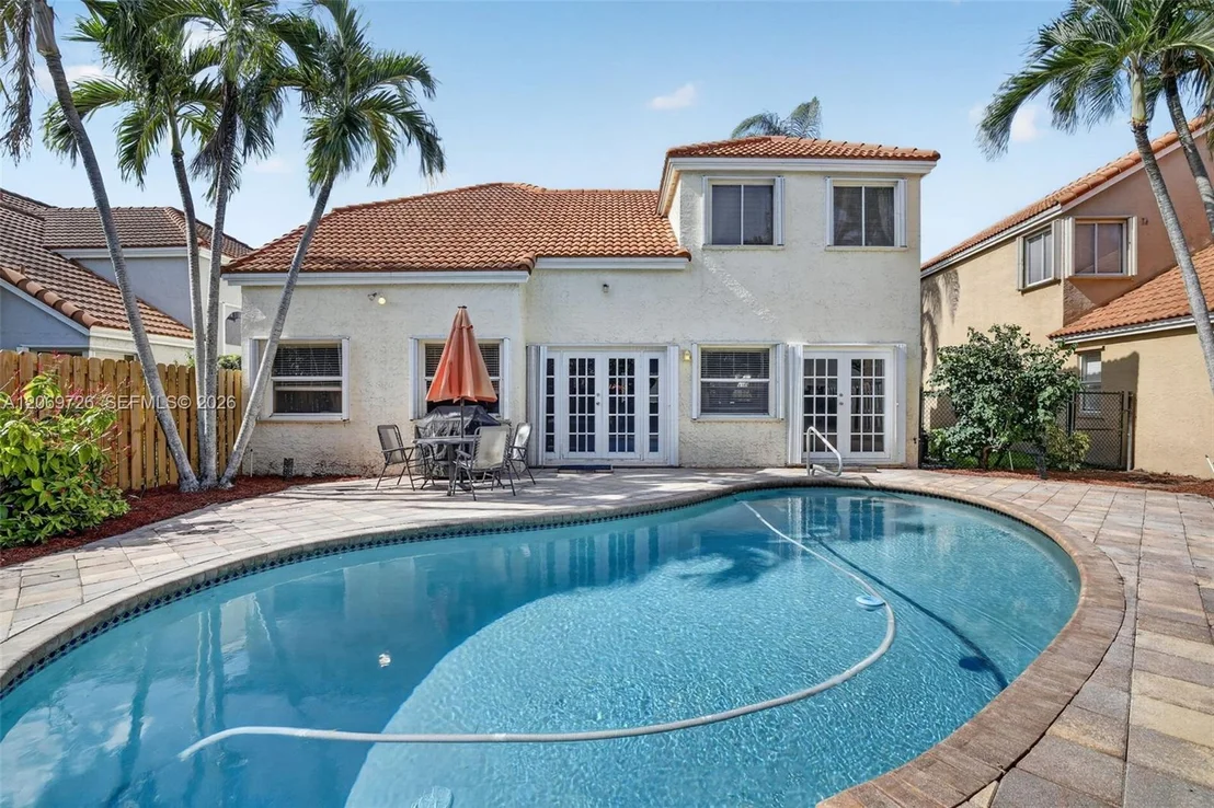 Photo of 2638 Oak Park Cir