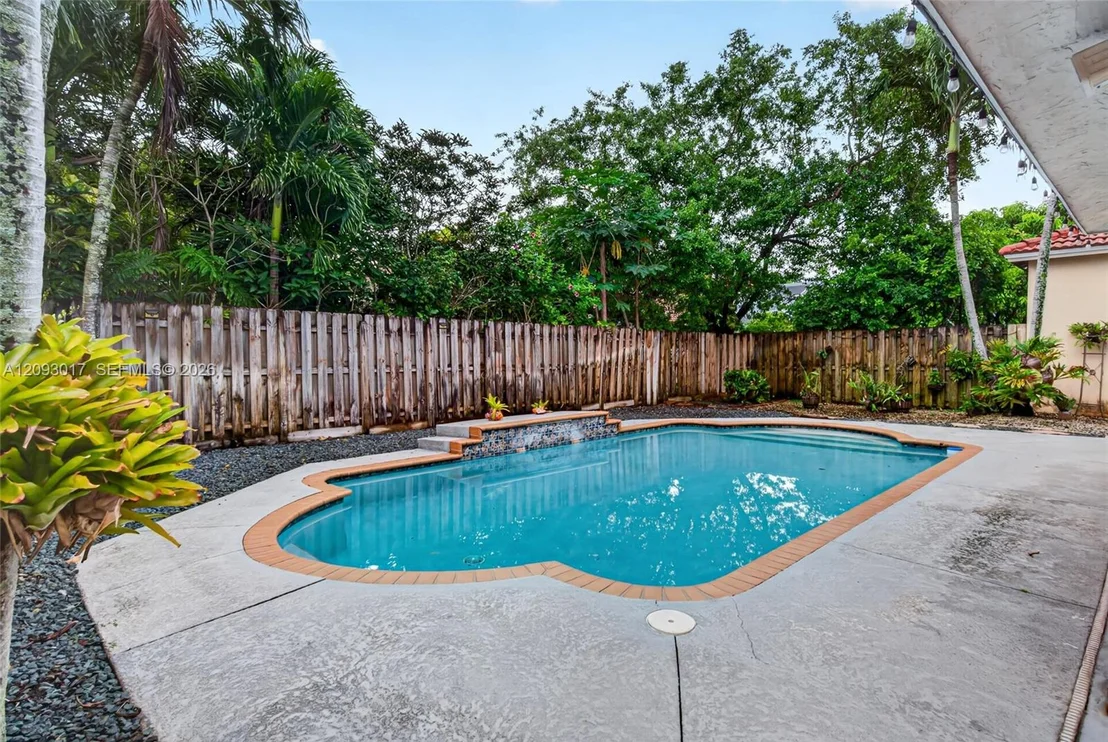 Photo of 16424 Sapphire Pl