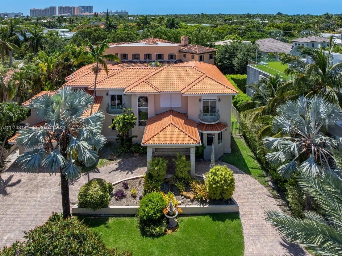 Photo of 501 Bay Lane