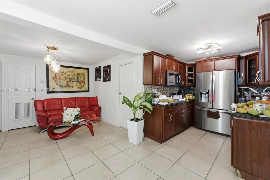 Photo of 419 SE 3rd St