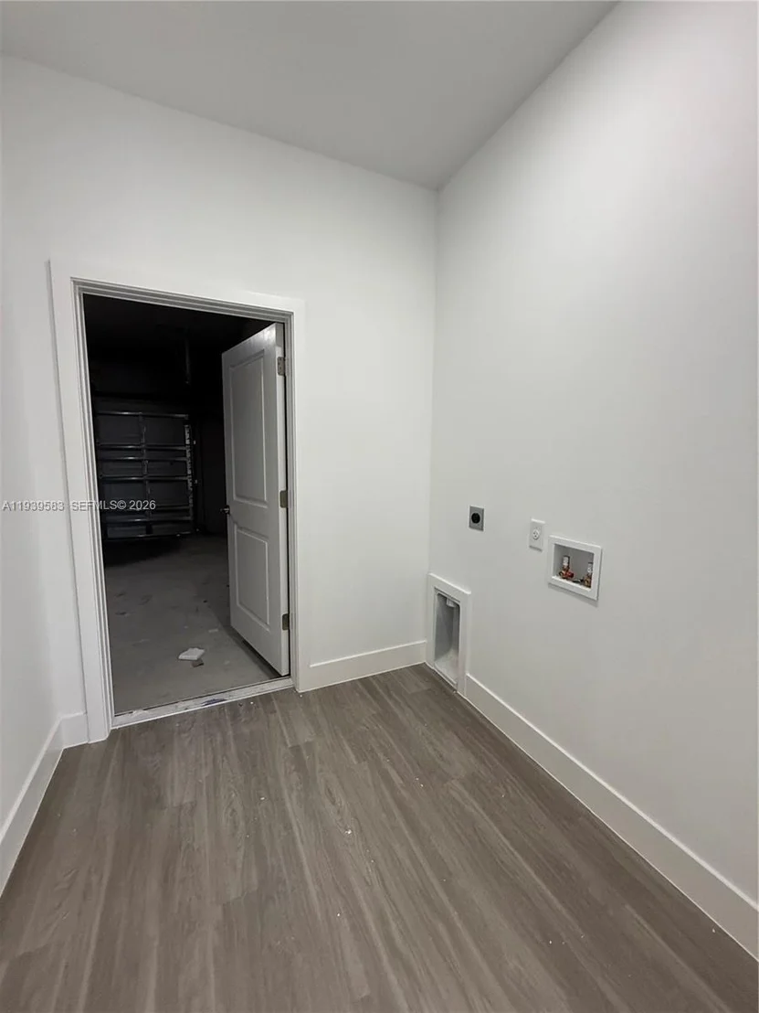 Photo of 1048 Jay Ct