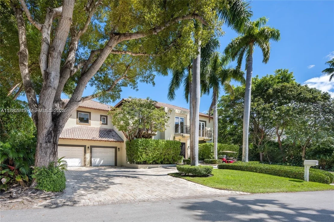 Photo of 31 Island Dr