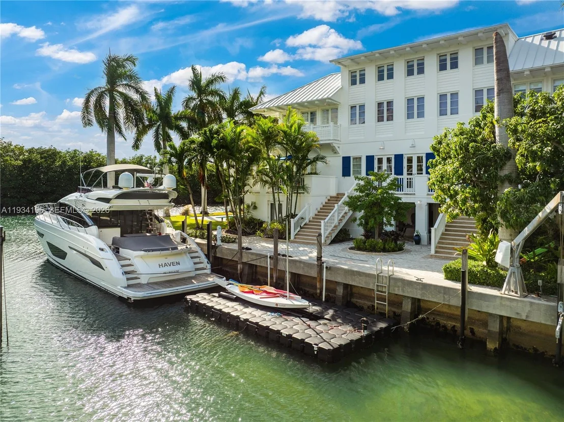 Photo of 100 Cape Florida Dr