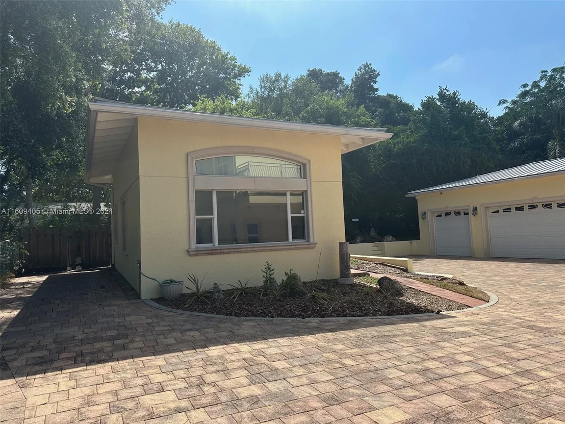 Photo of 1613 N Indian River Drive