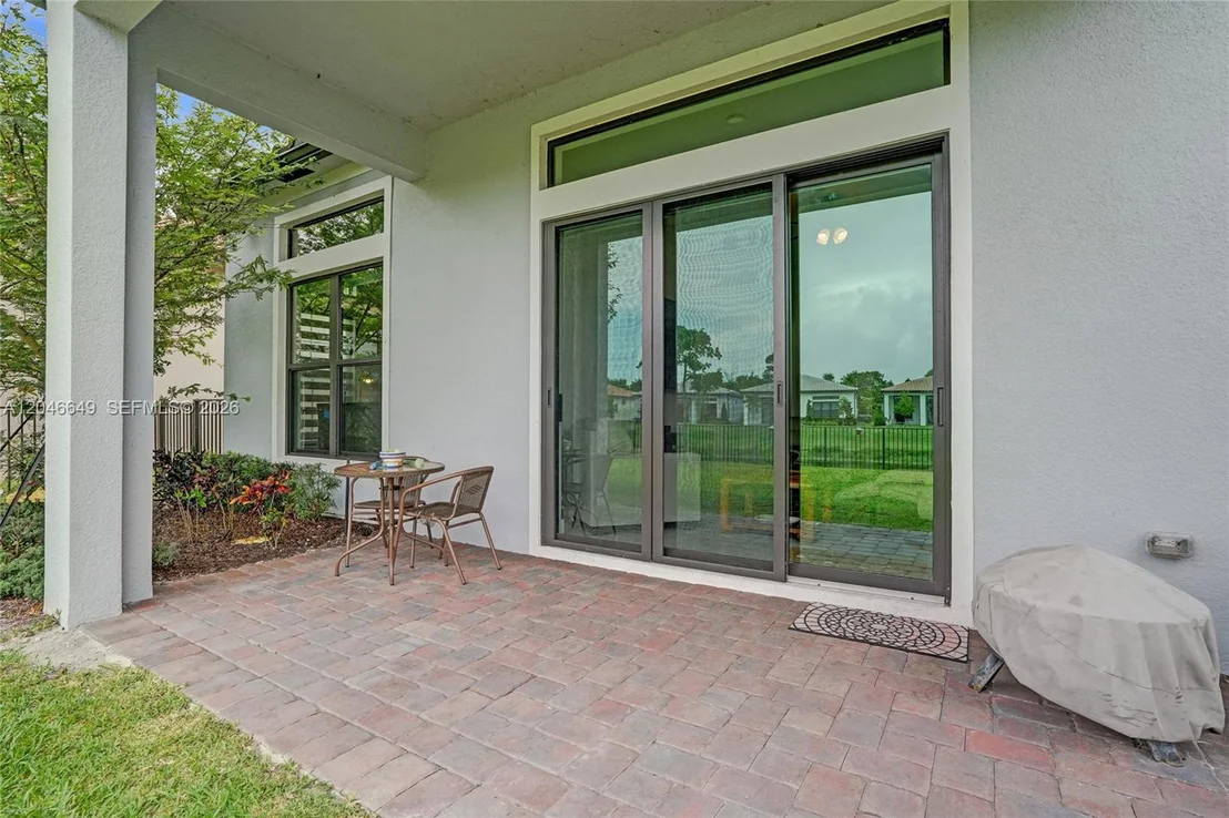Photo of 8147 Juniper Dr