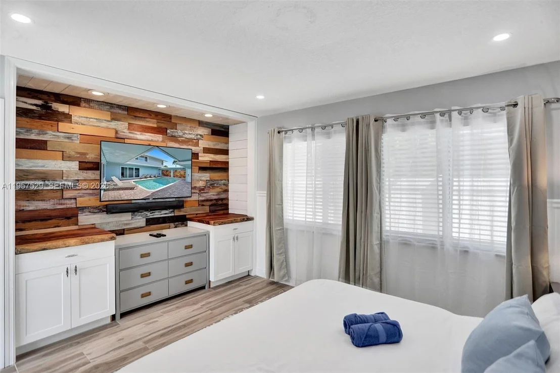 Photo of 1341 SE 7th Ave