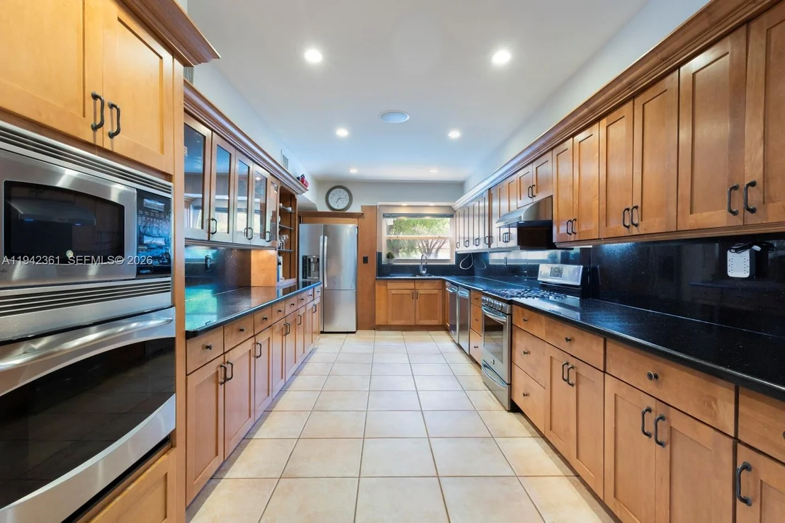Photo of 360 SW 28th Rd