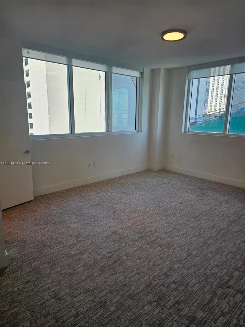 Photo of Unit 908 at 244 Biscayne Blvd