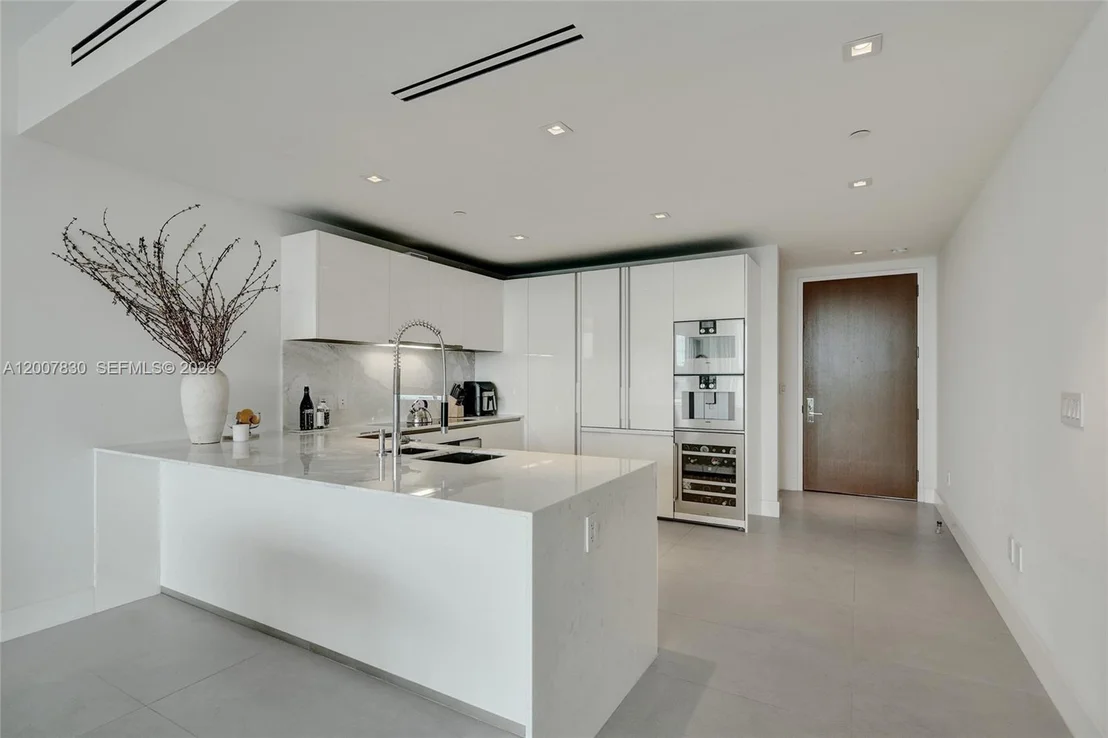 Photo of Unit 404 at 10201 Collins Ave