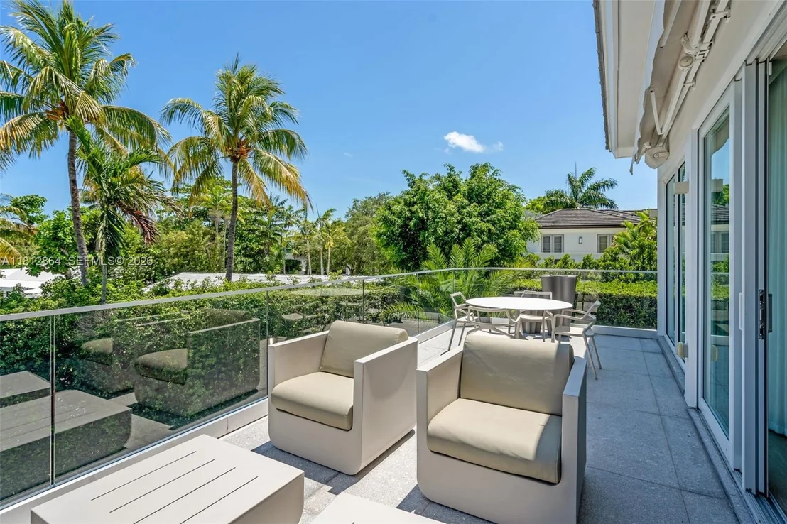 Photo of 420 Island Dr