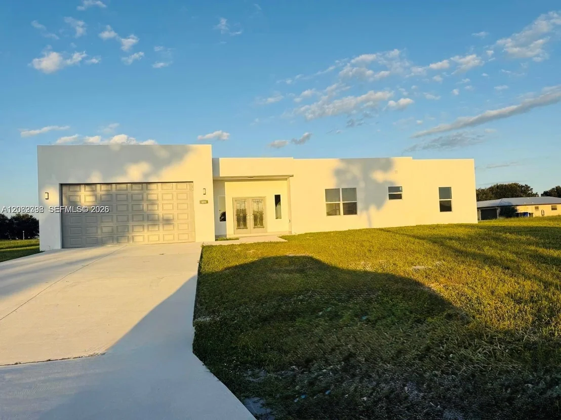 Photo of 401 Lexington Drive