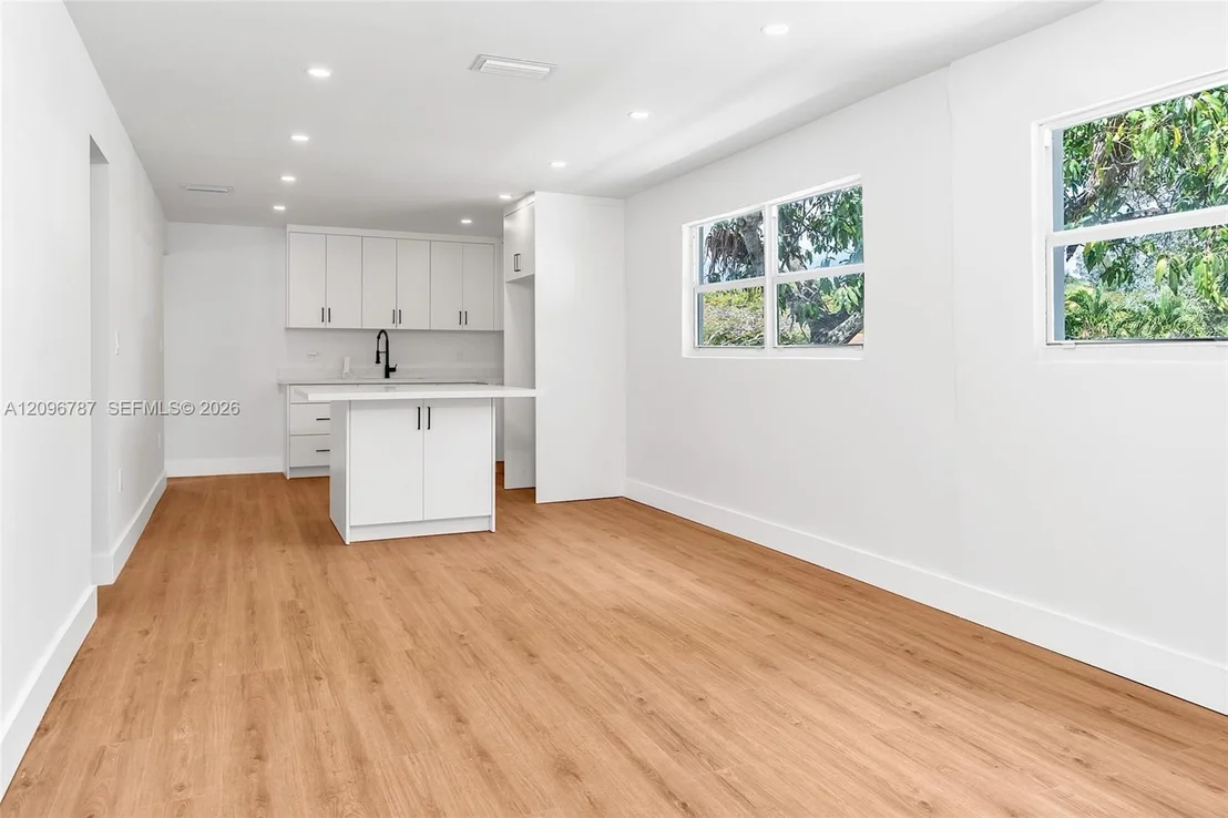 Photo of 1046 Jann Ave