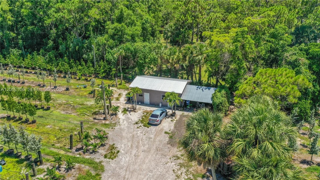 Photo of 2587 E Rd