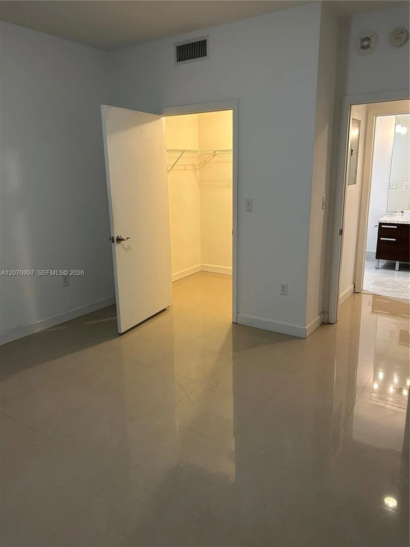 Photo of Unit 3106 at 244 Biscayne Blvd