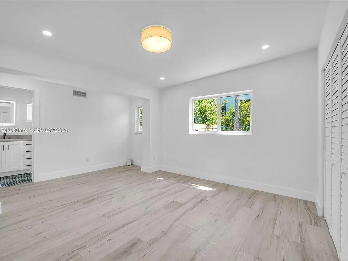 Photo of 1905 Alamanda Dr