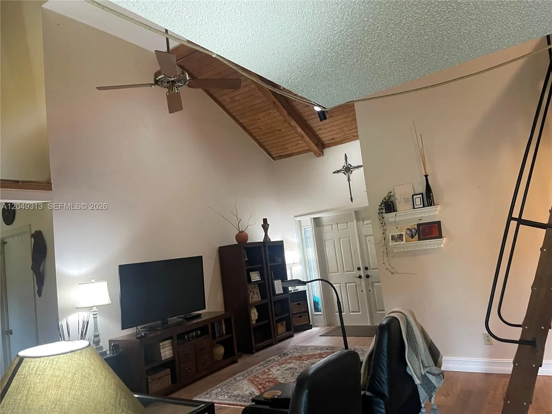 Photo of 2811 Devonwood Ave