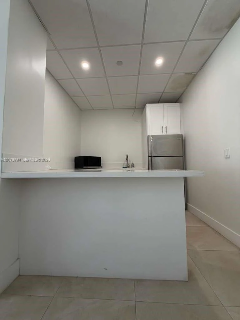 Photo of Unit 5C at 77 Crandon Blvd