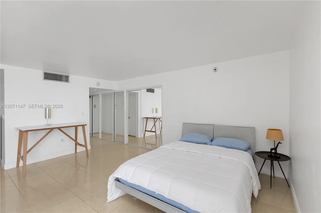 Photo of Unit 607 at 401 Ocean Dr