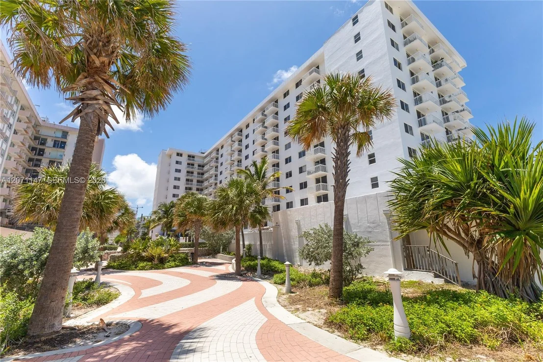 Photo of Unit 607 at 401 Ocean Dr