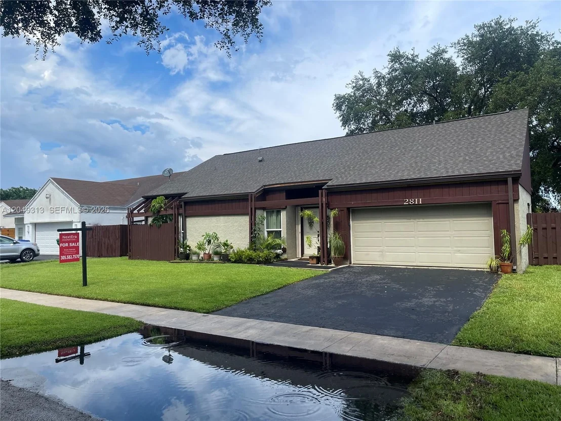 Photo of 2811 Devonwood Ave
