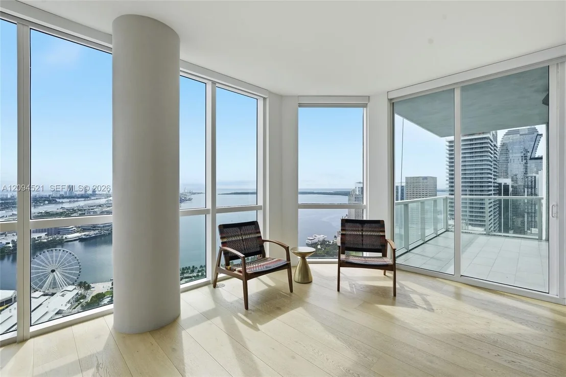 Photo of Unit 4103 at 244 Biscayne Blvd