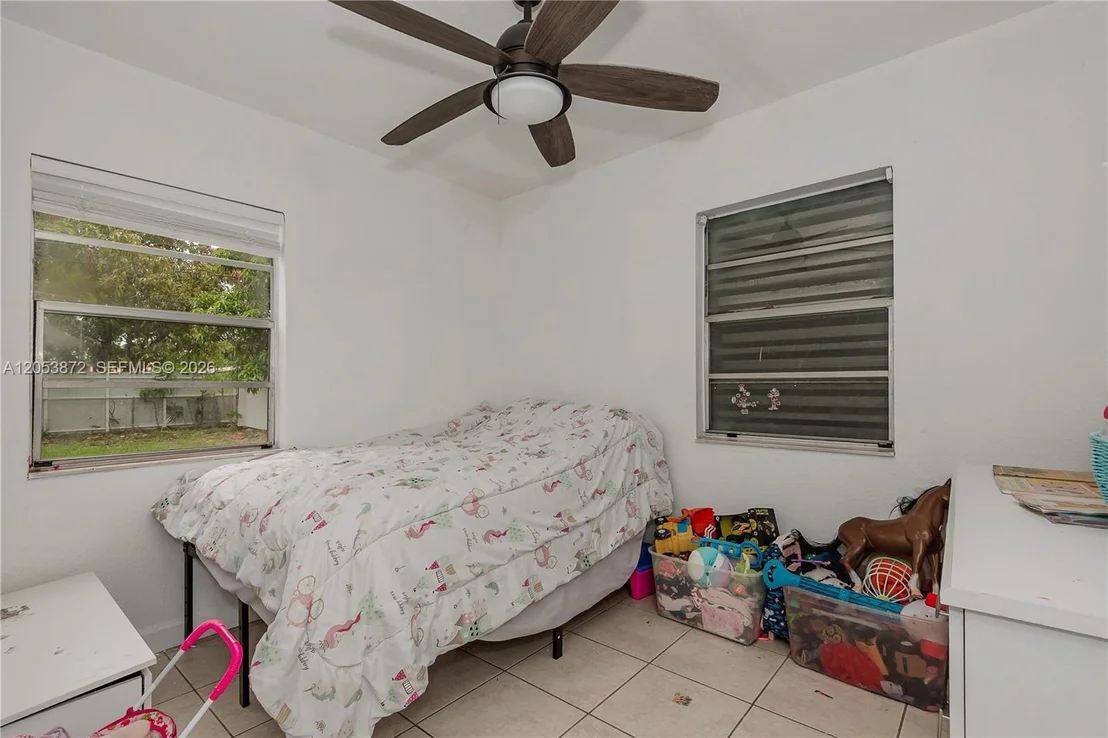 Photo of 681 NE 1st Pl