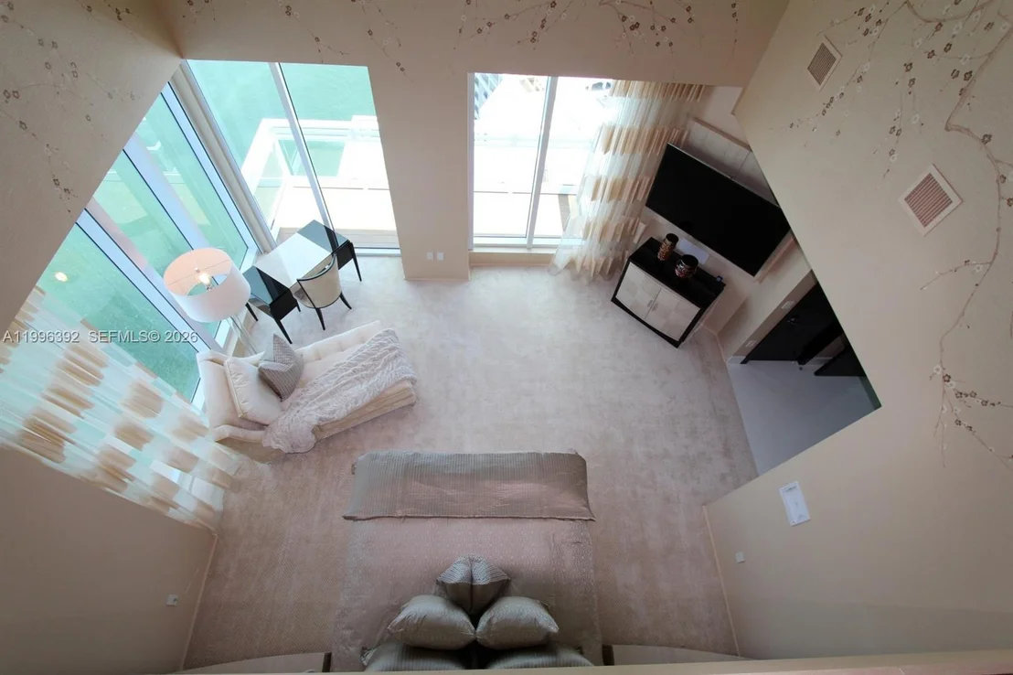 Photo of Unit PH3403 at 900 Brickell Key Blvd