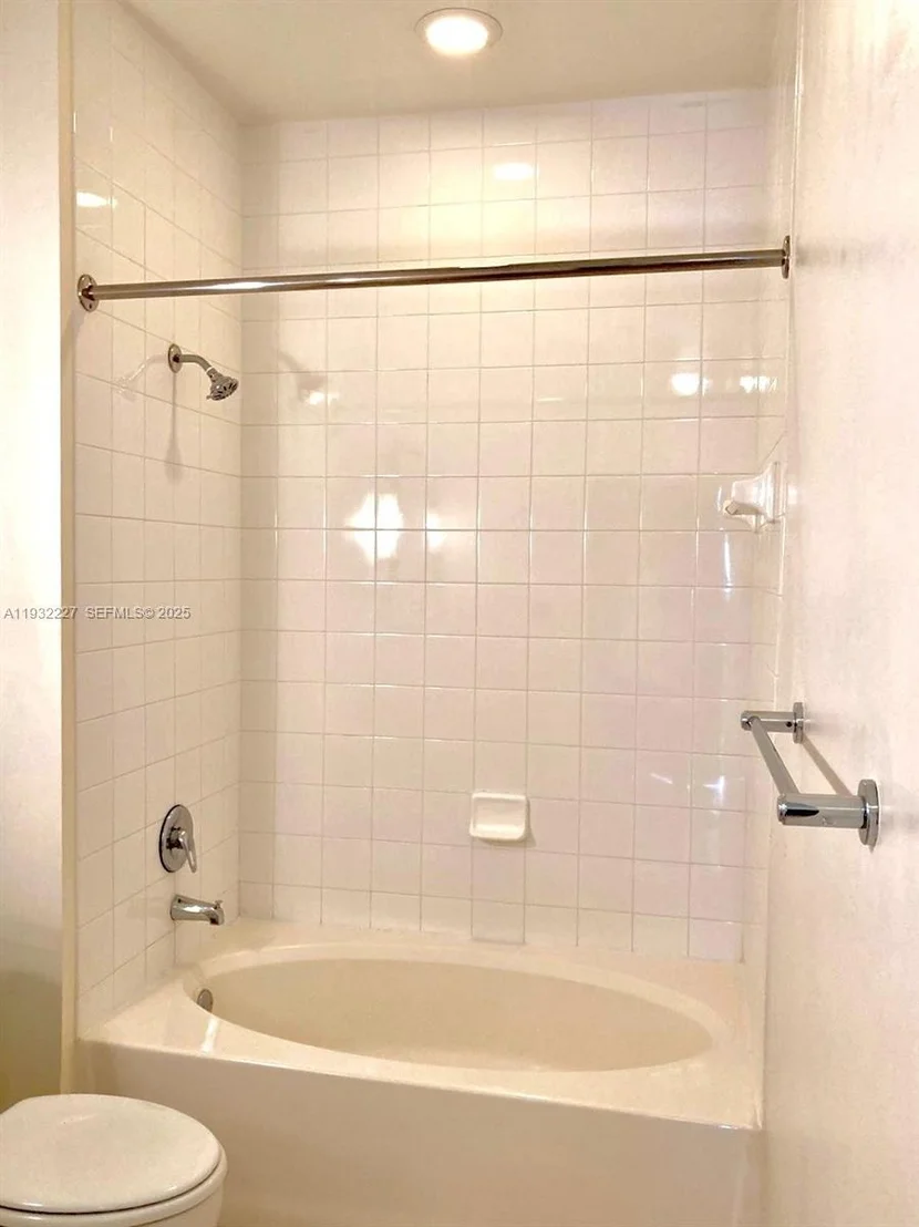 Photo of Unit 2608 at 2001 Biscayne Blvd