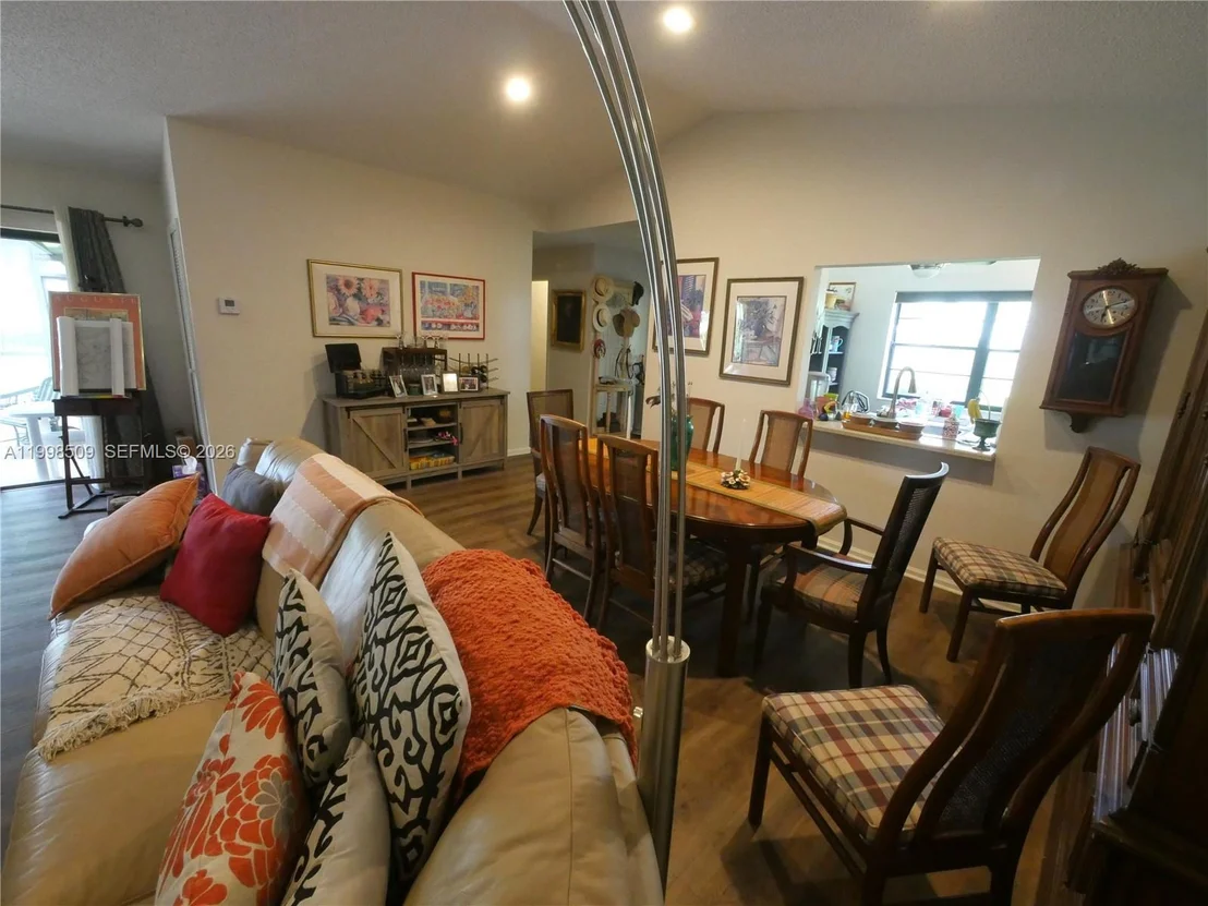 Photo of 23359 Barlake Dr