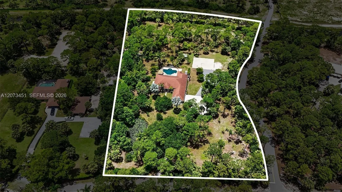 Photo of 1215 Stallion Dr