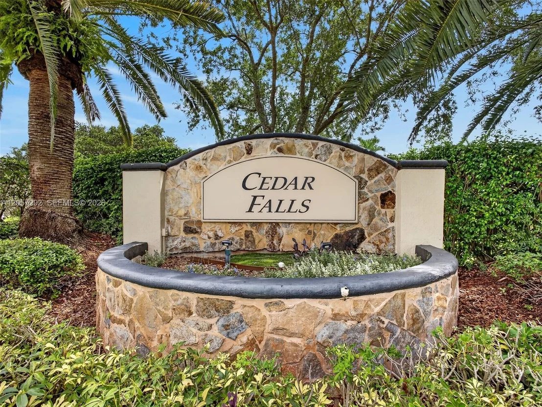 Photo of 1012 Cedar Falls Dr