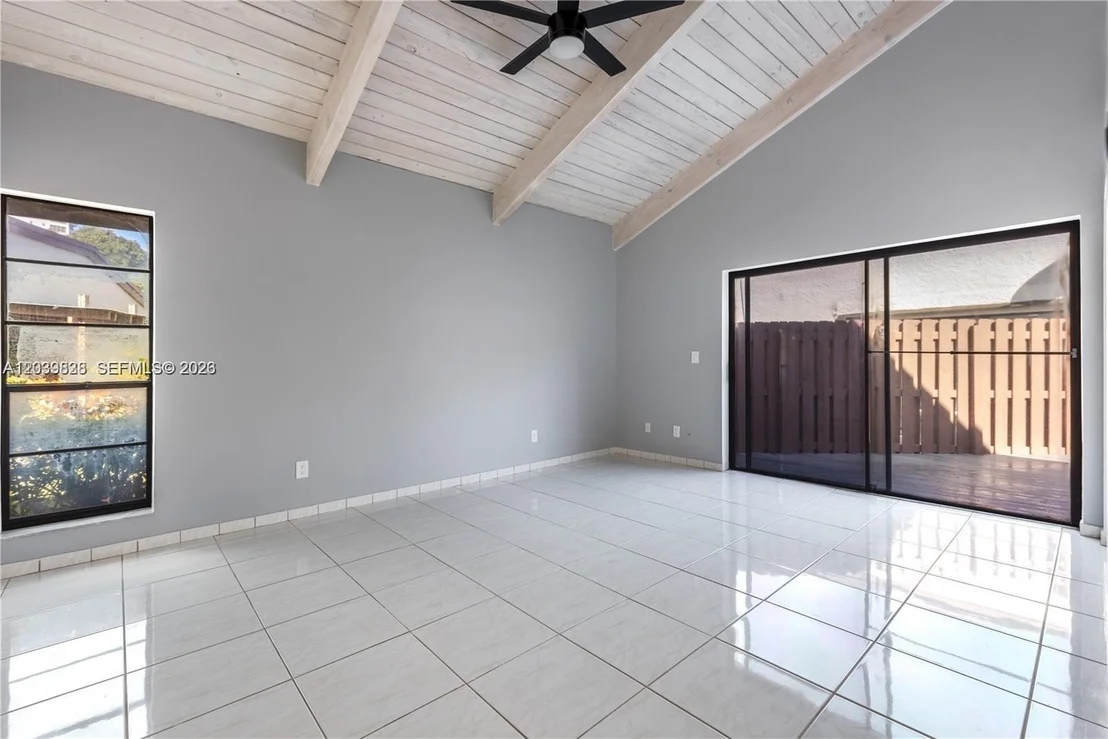 Photo of 601 Leslie Dr