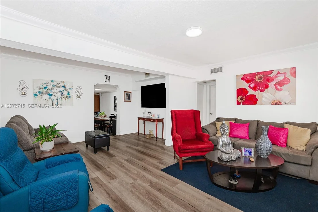 Photo of 359 W 35th St