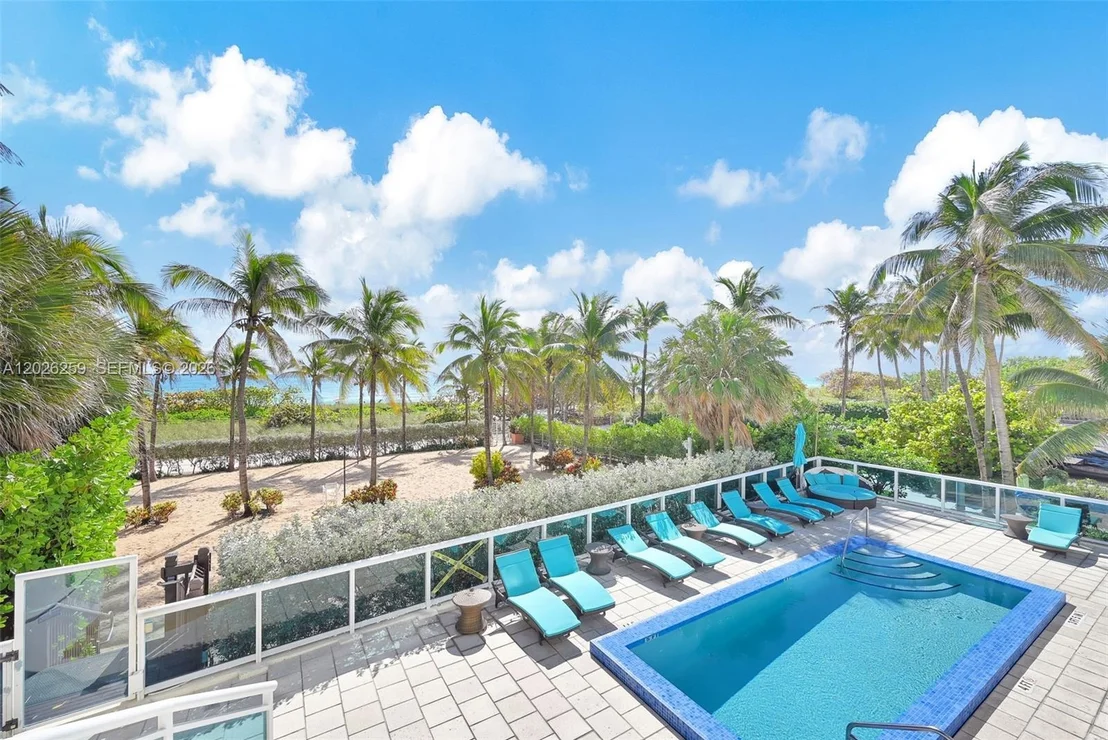 Photo of Unit 821 at 9201 Collins Ave
