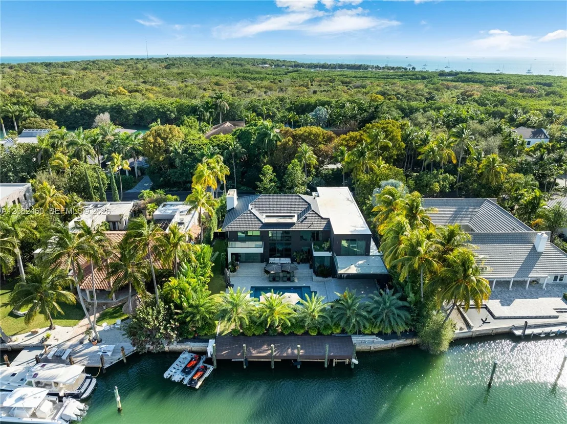 Photo of 131 Cape Florida Dr