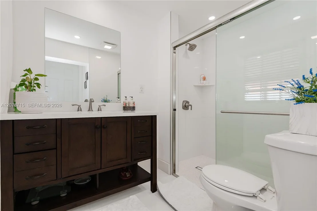 Photo of 359 W 35th St