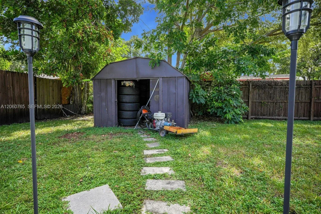 Photo of 201 N 68th Way
