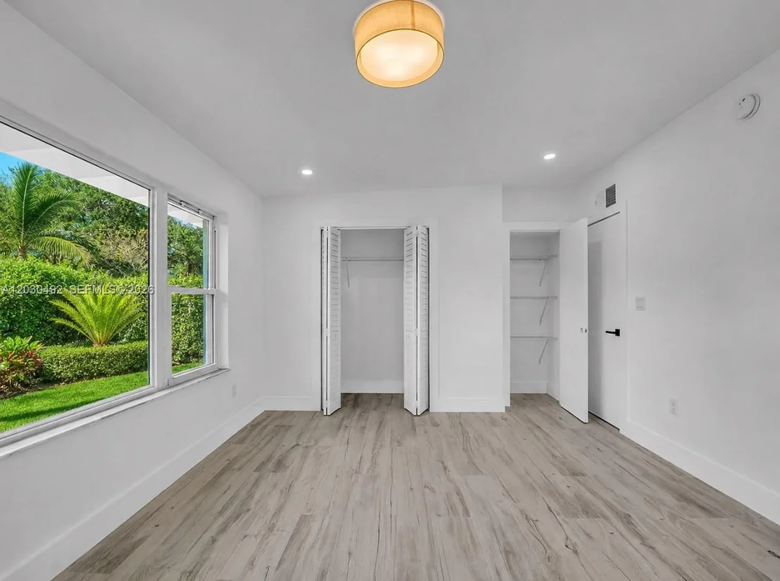 Photo of 1905 Alamanda Dr