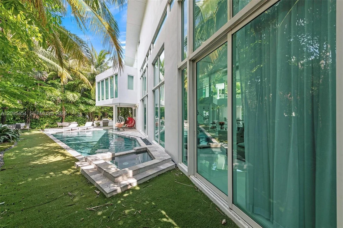 Photo of 480 Ocean Blvd