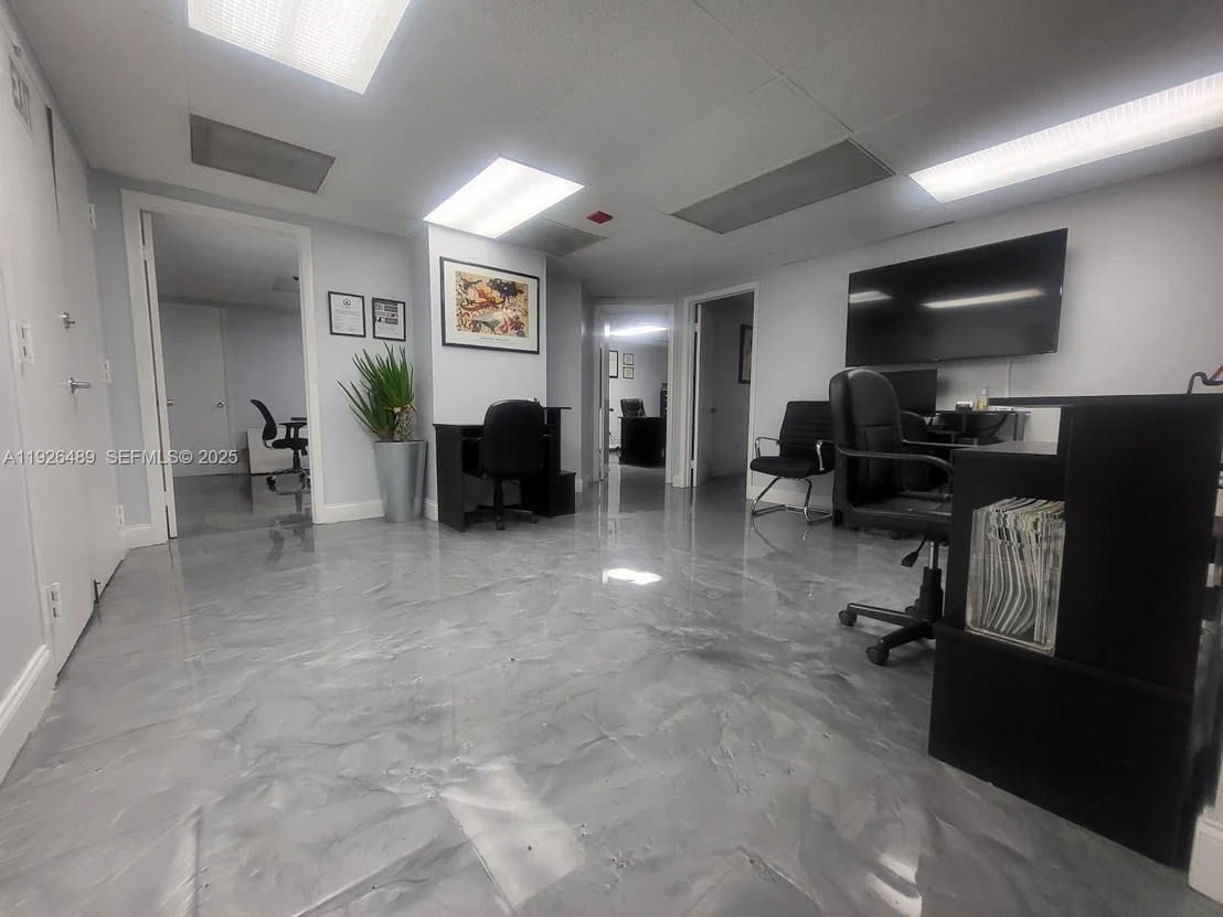 Photo of Unit CU206 at 13499 Biscayne Blvd