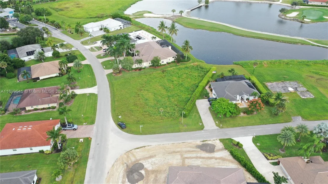 Photo of 18018 Royal Hammock Blvd