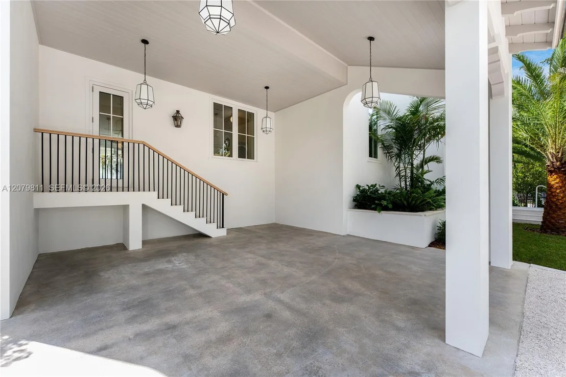 Photo of 544 Warren Ln