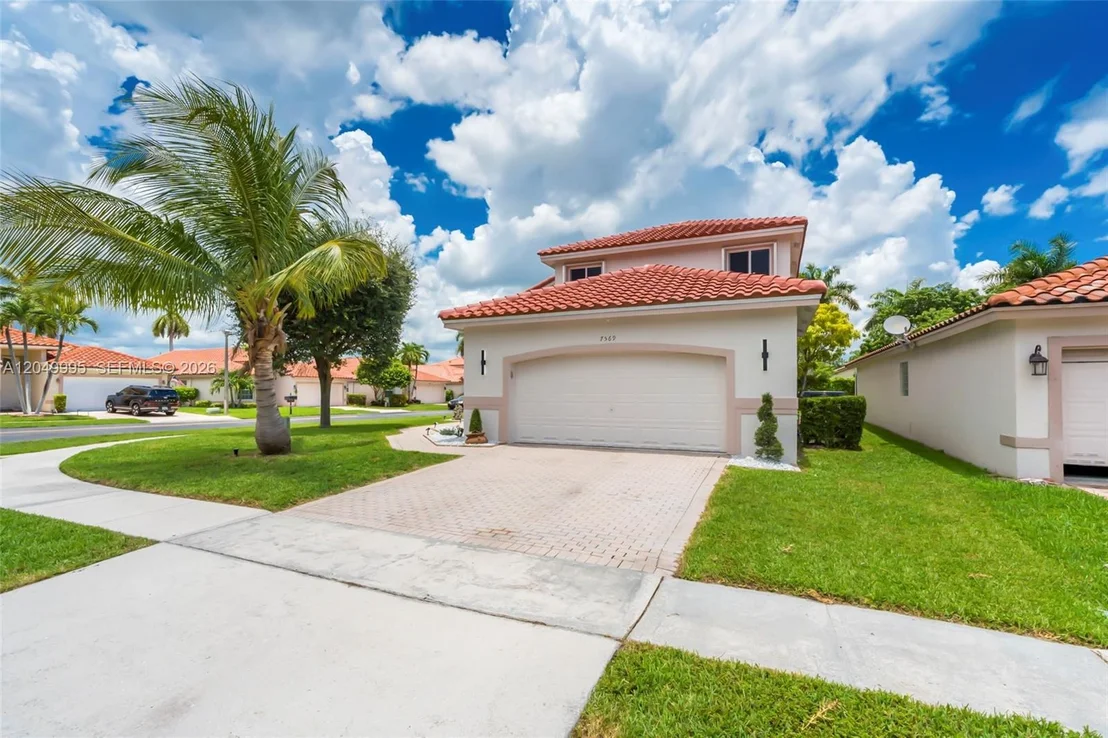 Photo of 7569 Parkside Ln