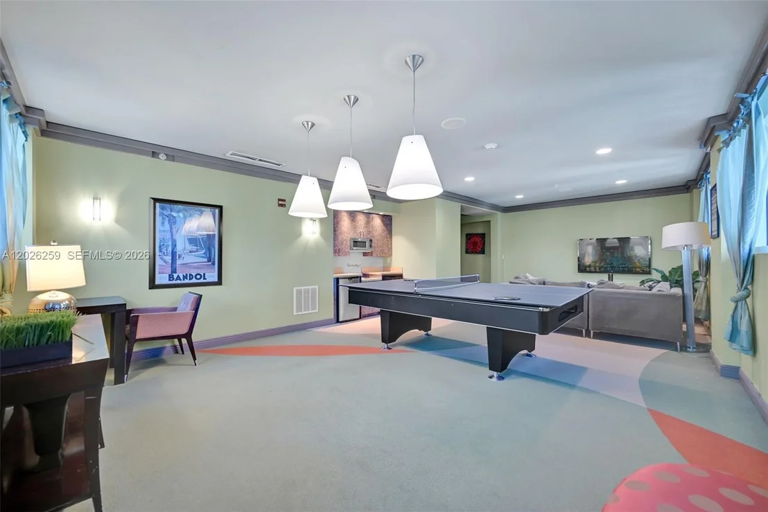 Photo of Unit 821 at 9201 Collins Ave