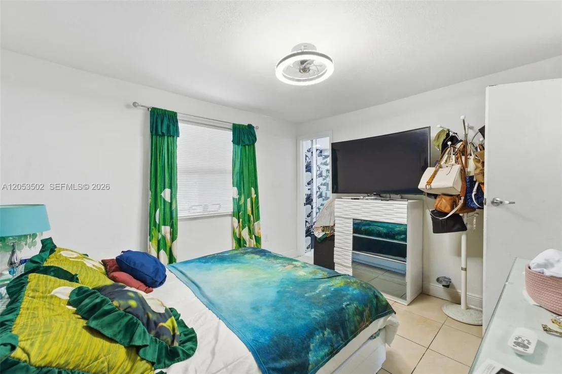 Photo of 419 SE 3rd St