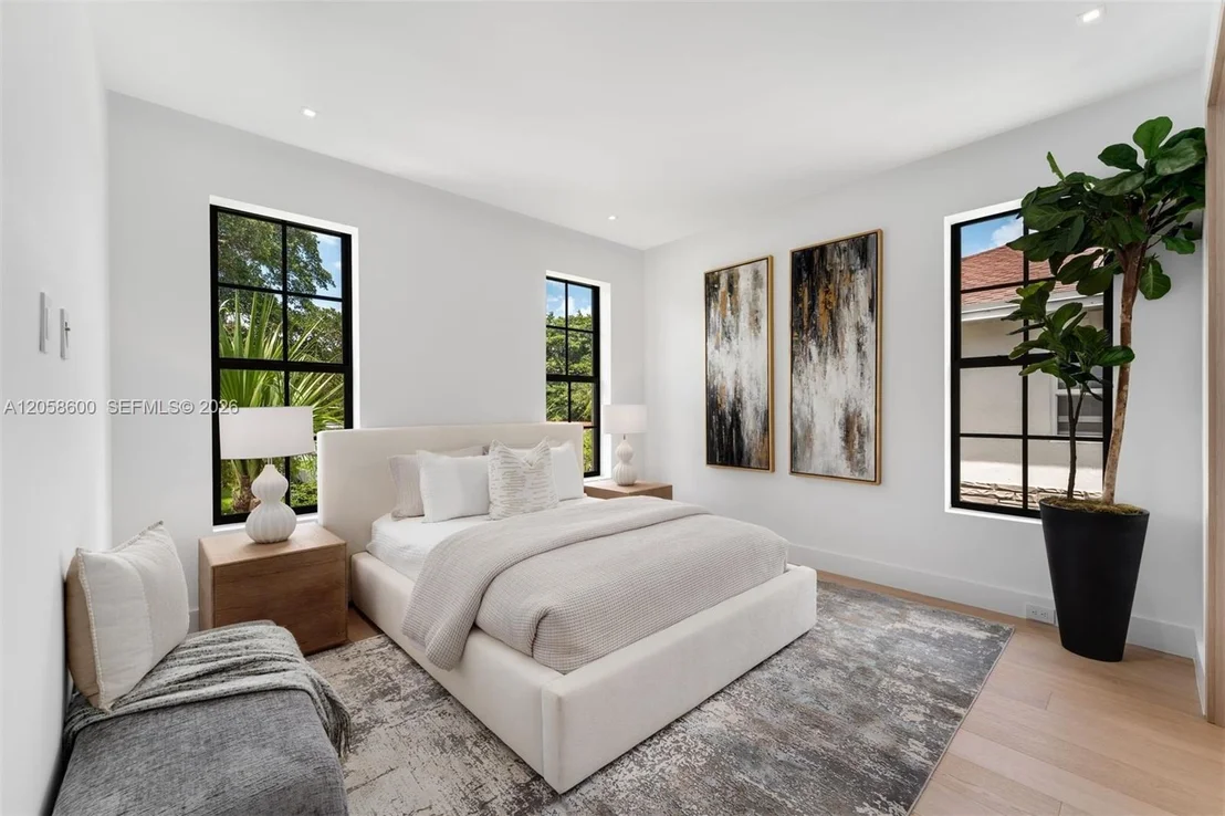 Photo of 3372 Charles Ave