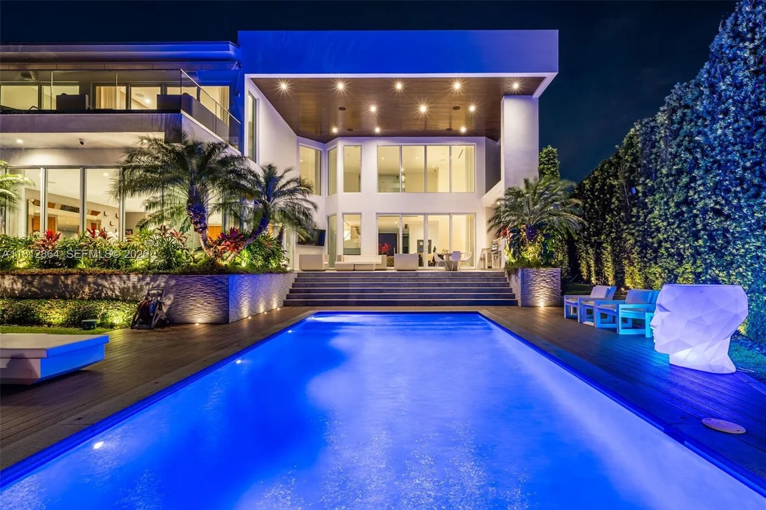 Photo of 420 Island Dr