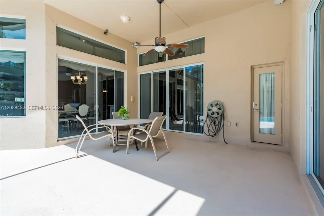 Photo of 3852 Oak Ridge Cir