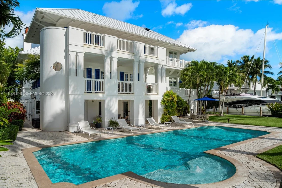Photo of 100 Cape Florida Dr